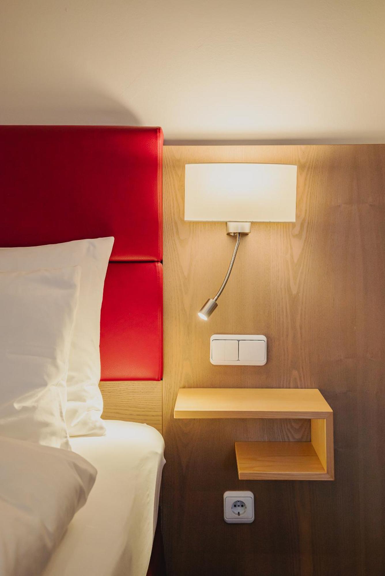 Hotel Hachinger Hof Oberhaching Εξωτερικό φωτογραφία
