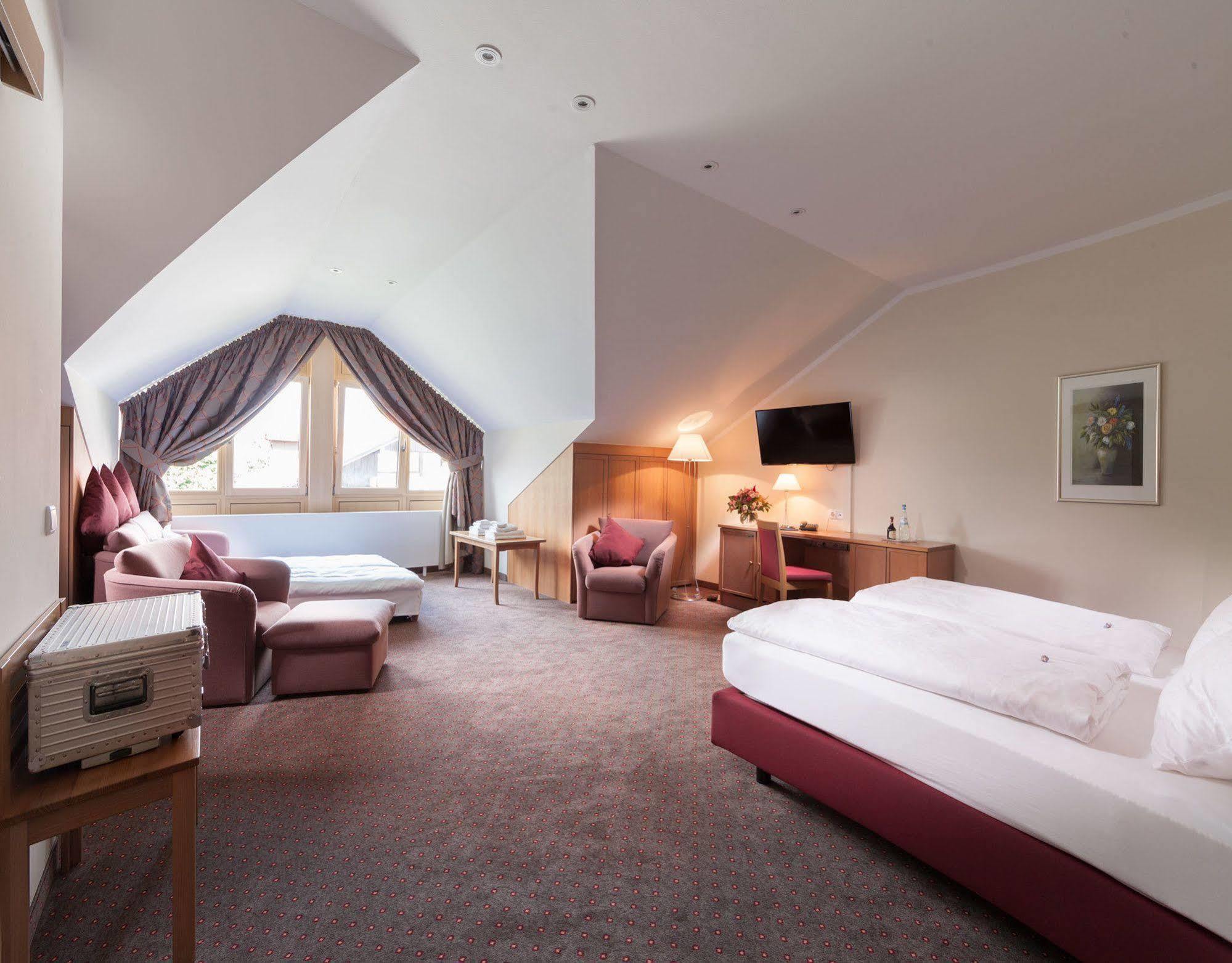 Hotel Hachinger Hof Oberhaching Εξωτερικό φωτογραφία