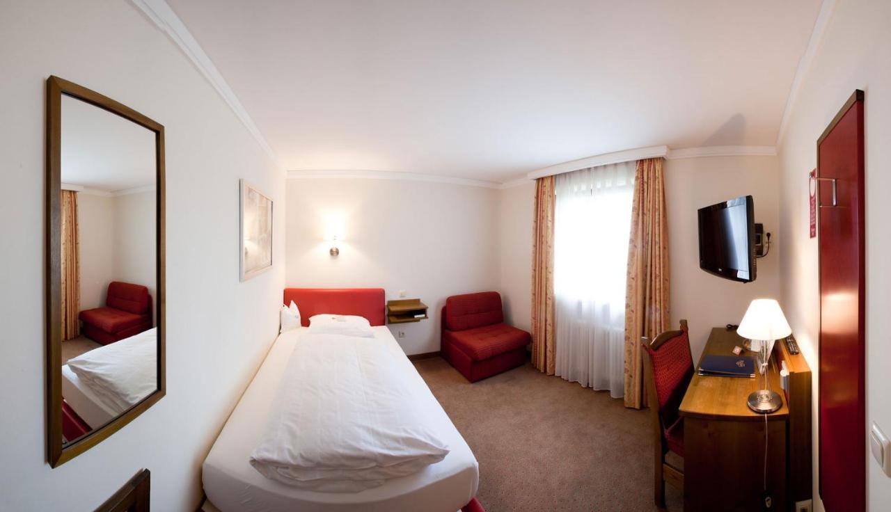Hotel Hachinger Hof Oberhaching Εξωτερικό φωτογραφία